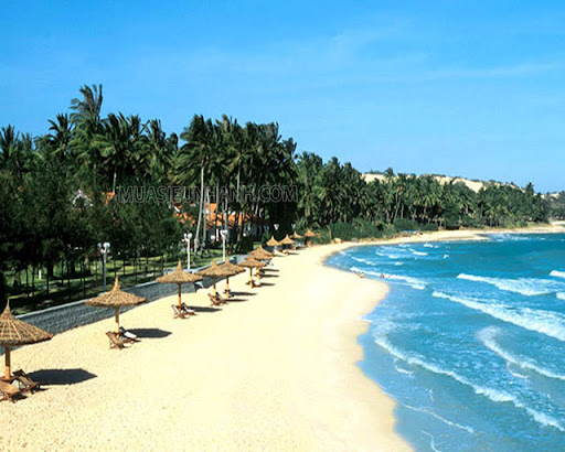 Bãi biển Đồ Sơn hàng năm thu hút rất nhiều khách du lịch